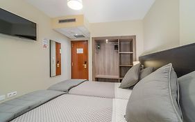 Hotel Montmar  3*